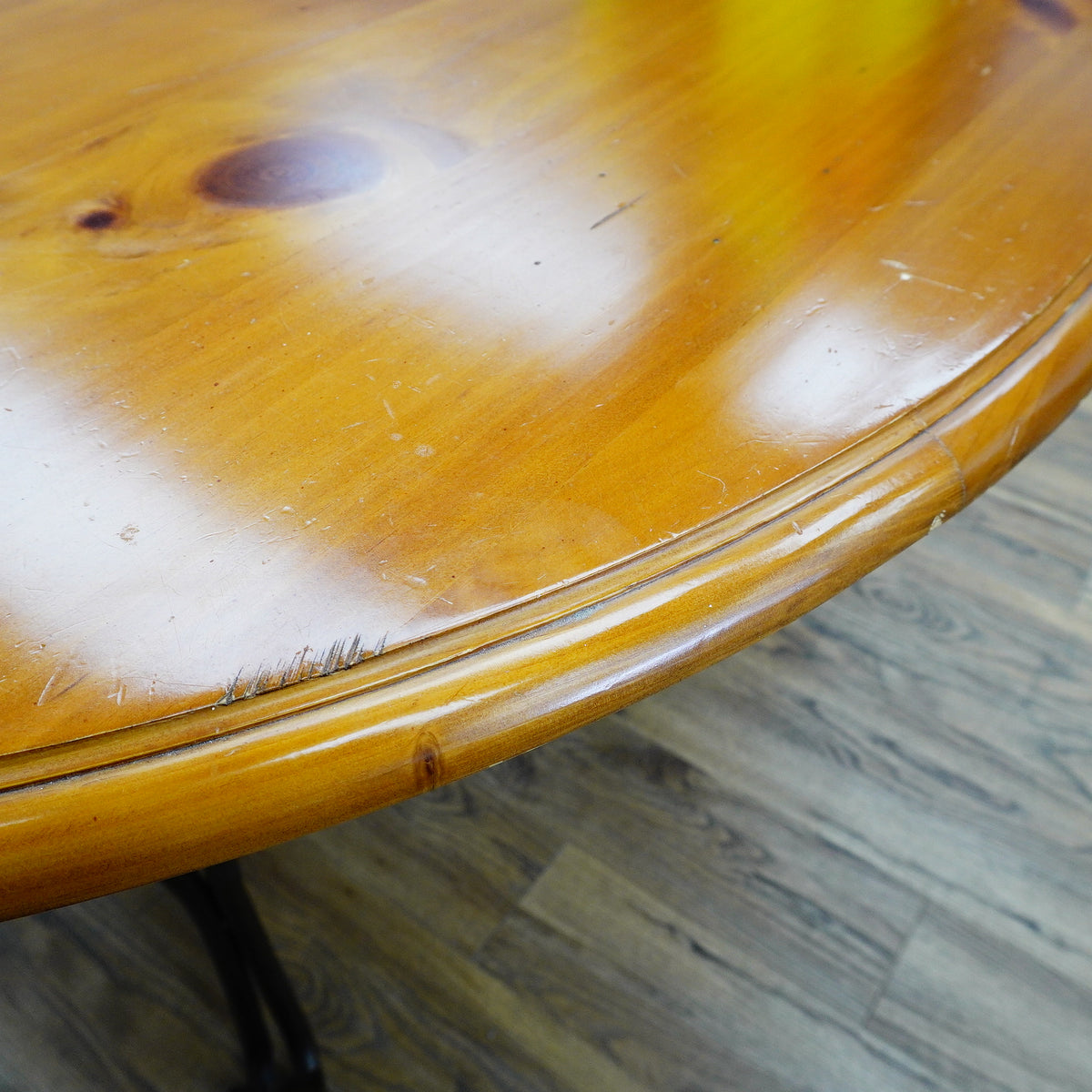 47-Inch Round Wood Dining Table with Ornate Base & 4x Upholstered Chairs