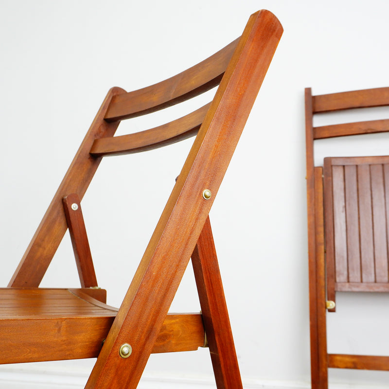 Set of 2 Wooden Slatted Folding Chair – 1.75-Inch Collapsed Depth