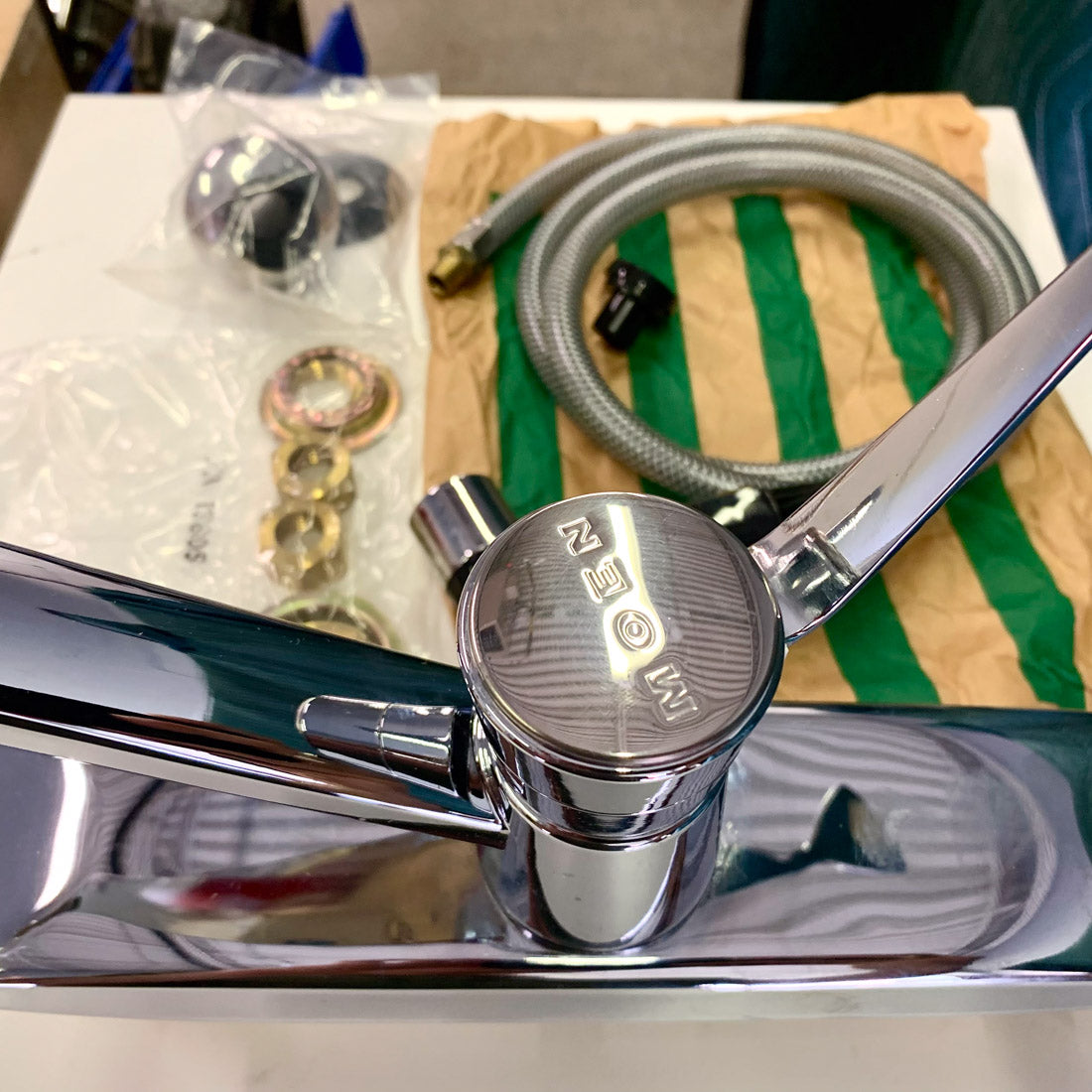 Moen Single-Handle Kitchen Faucet Set - Chrome Finish
