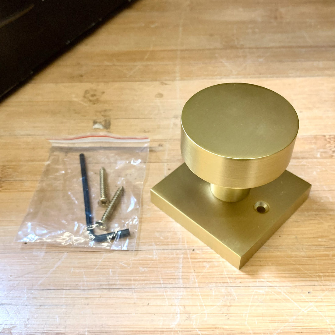 Lisbon Single Dummy Door Knob – Satin Brass Gold