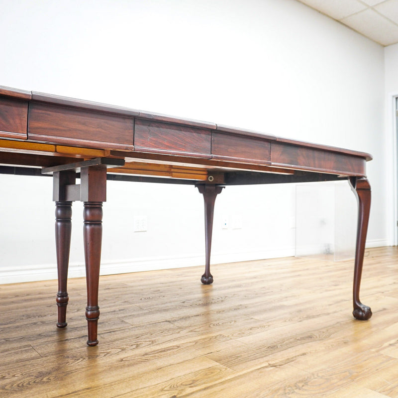 96-Inch Queen Anne Dining Table With 3 Leaves And 8 Chairs
