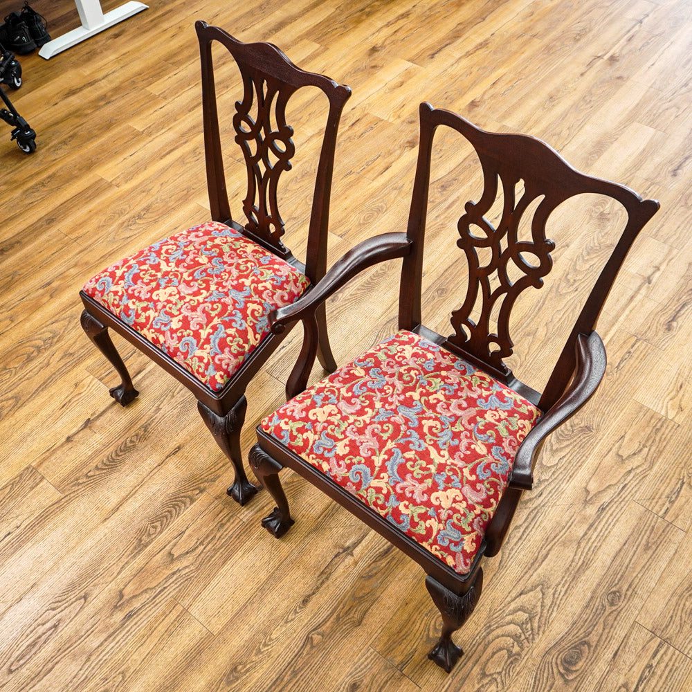 96-Inch Queen Anne Dining Table With 3 Leaves And 8 Chairs