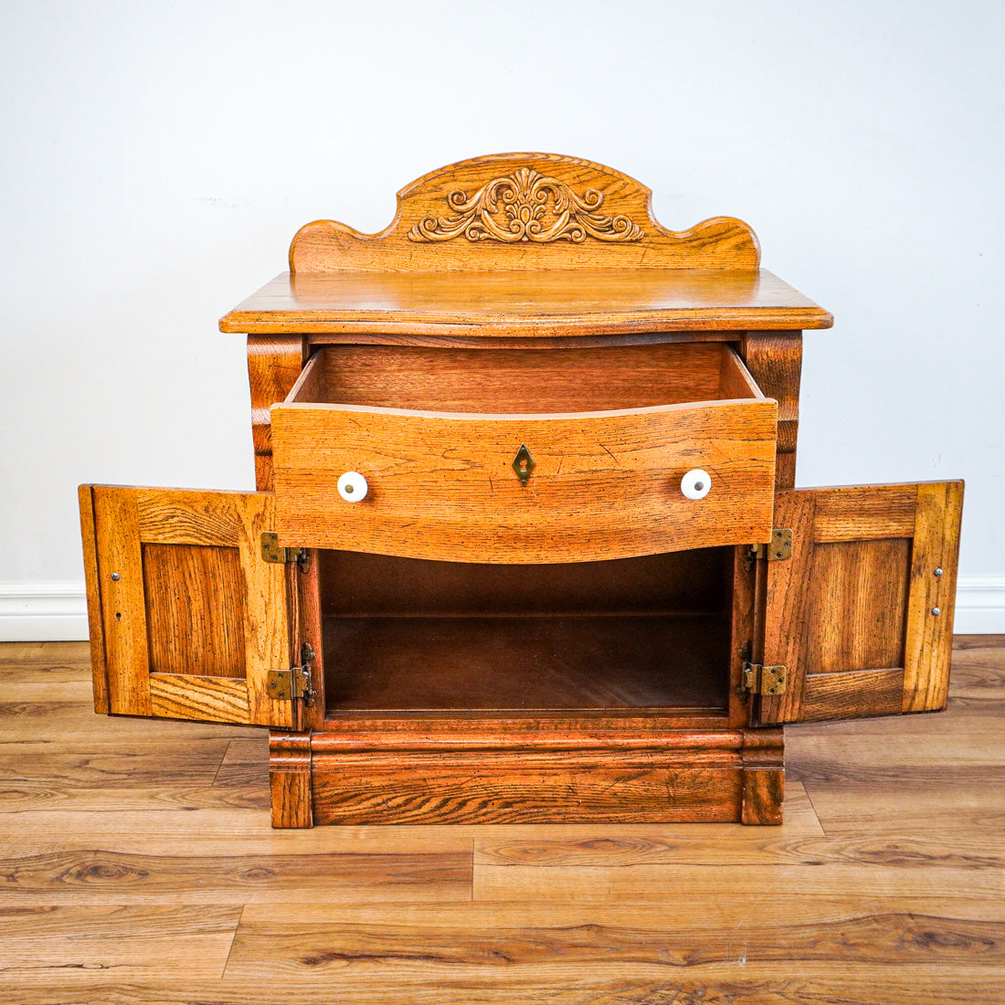 32-Inch W Hardwood Nightstand with 2-Door Cabinet & 1-Drawer