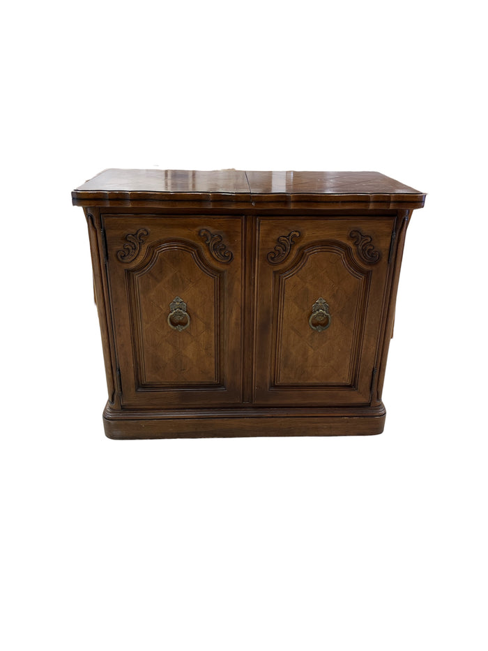 Thomasville Regency Tottenham Dining Buffet