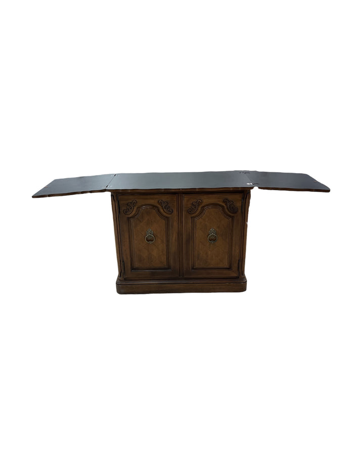 Thomasville Regency Tottenham Dining Buffet