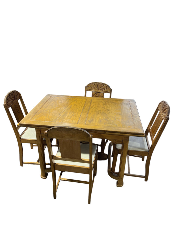 Extendable Light wood color Table with 4 Chairs