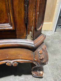 Antique Style Bathroom Vanity with Moen Faucet