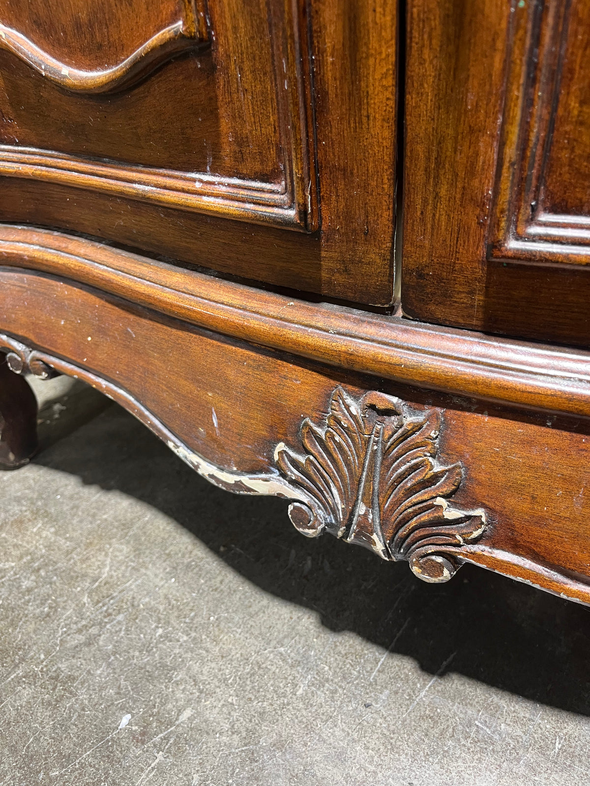 Antique Style Bathroom Vanity with Moen Faucet