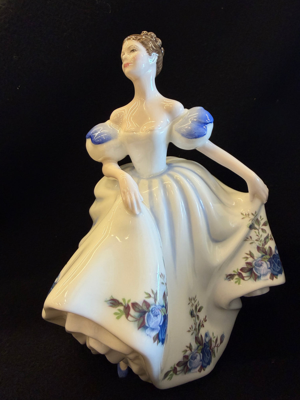 Elegant Royal Doulton Fine Bone China Figurine — "Beatrice" (HN 3263)