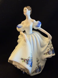 Elegant Royal Doulton Fine Bone China Figurine — "Beatrice" (HN 3263)