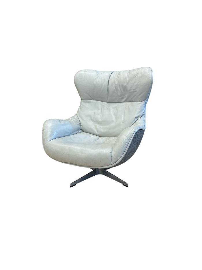 EQ3 Modern Swivel Lounge Chair