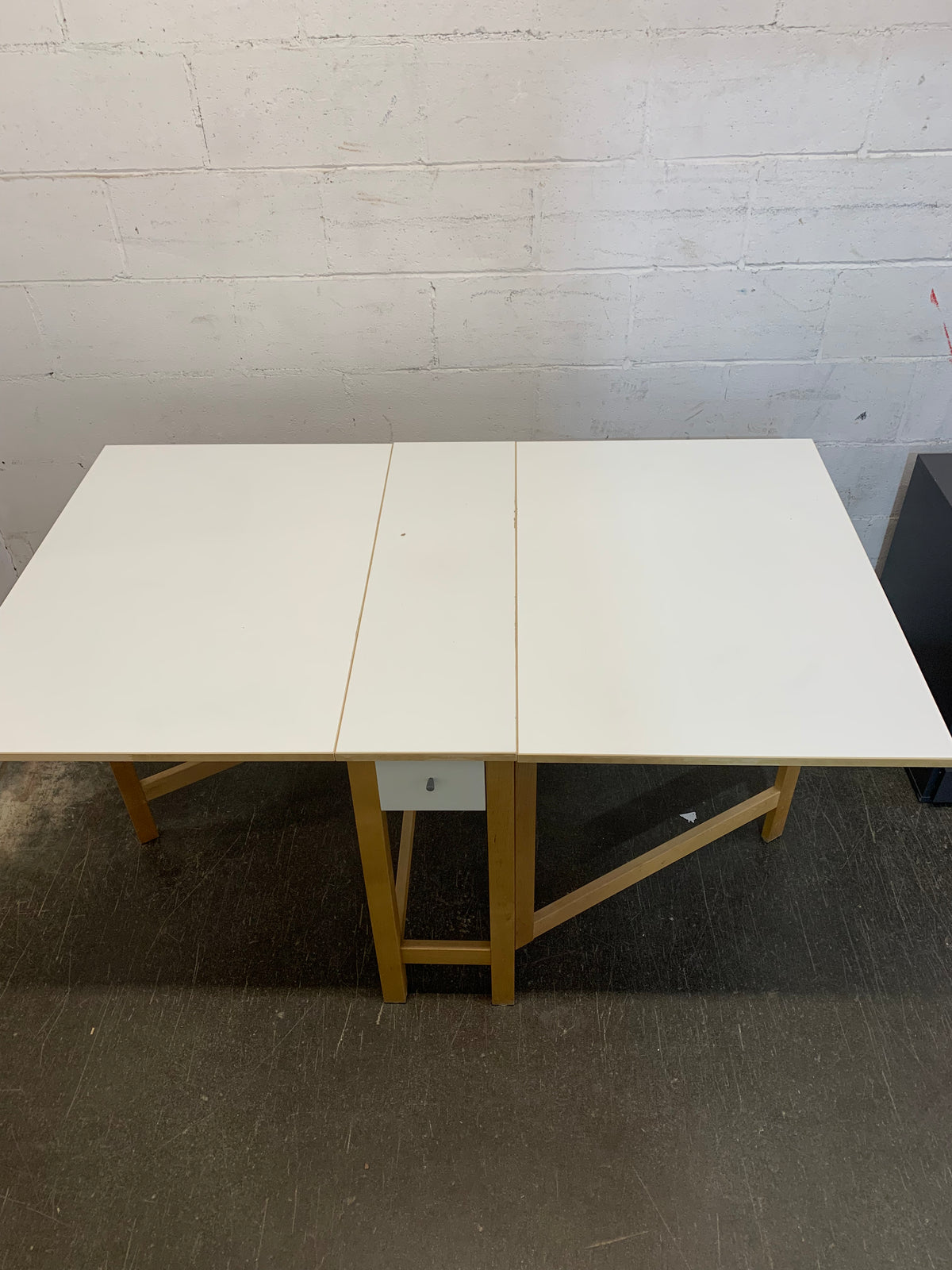 Compact Scandinavian Drop-Leaf table