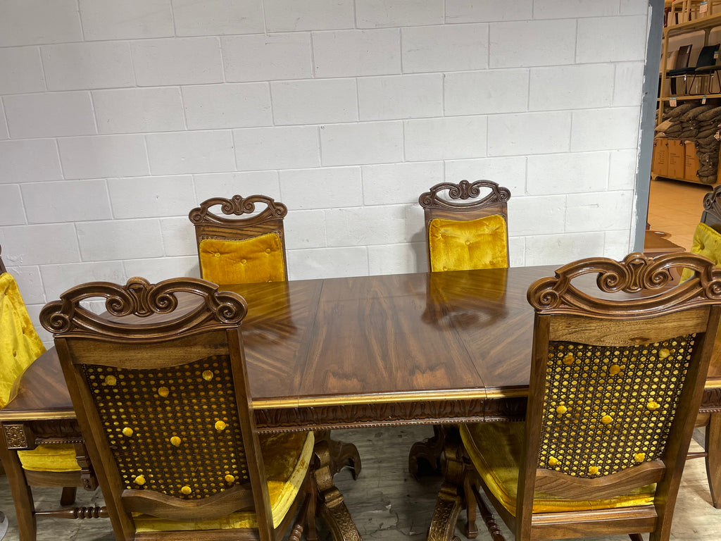 65"W Dining Set w/  6 chairs