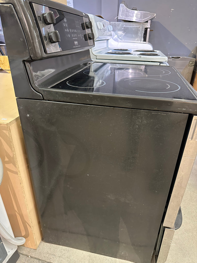 Black and stainless steel Electric Stove
