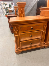 Wooden end table ( 3 drawer)