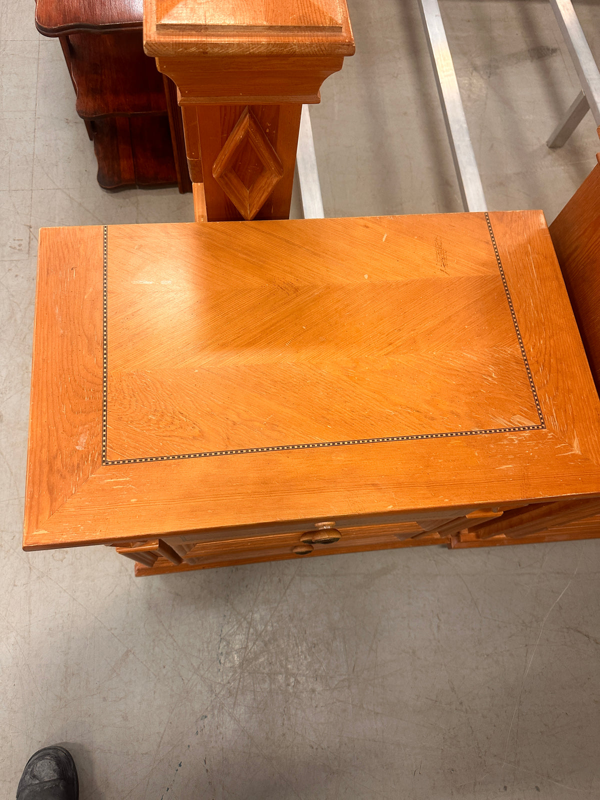 Wooden end table ( 3 drawer)
