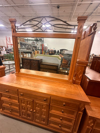 Wooden dresser w/ mirror