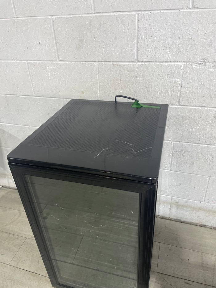 19"W mini fridge