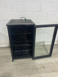 19"W mini fridge