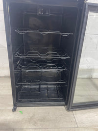 19"W mini fridge