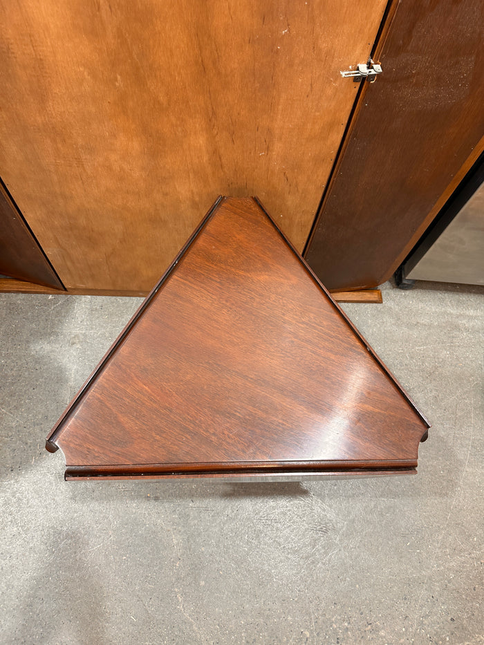 Folding triangle/circle table