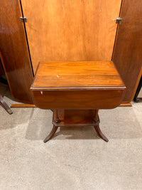 Foldable rectangle table