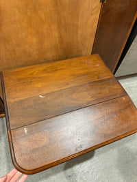 Foldable rectangle table