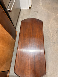 Foldable oval table