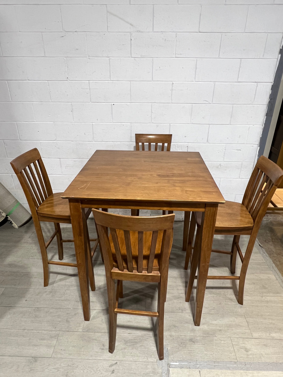 Brown Bar Table With Set of 4 Chairs