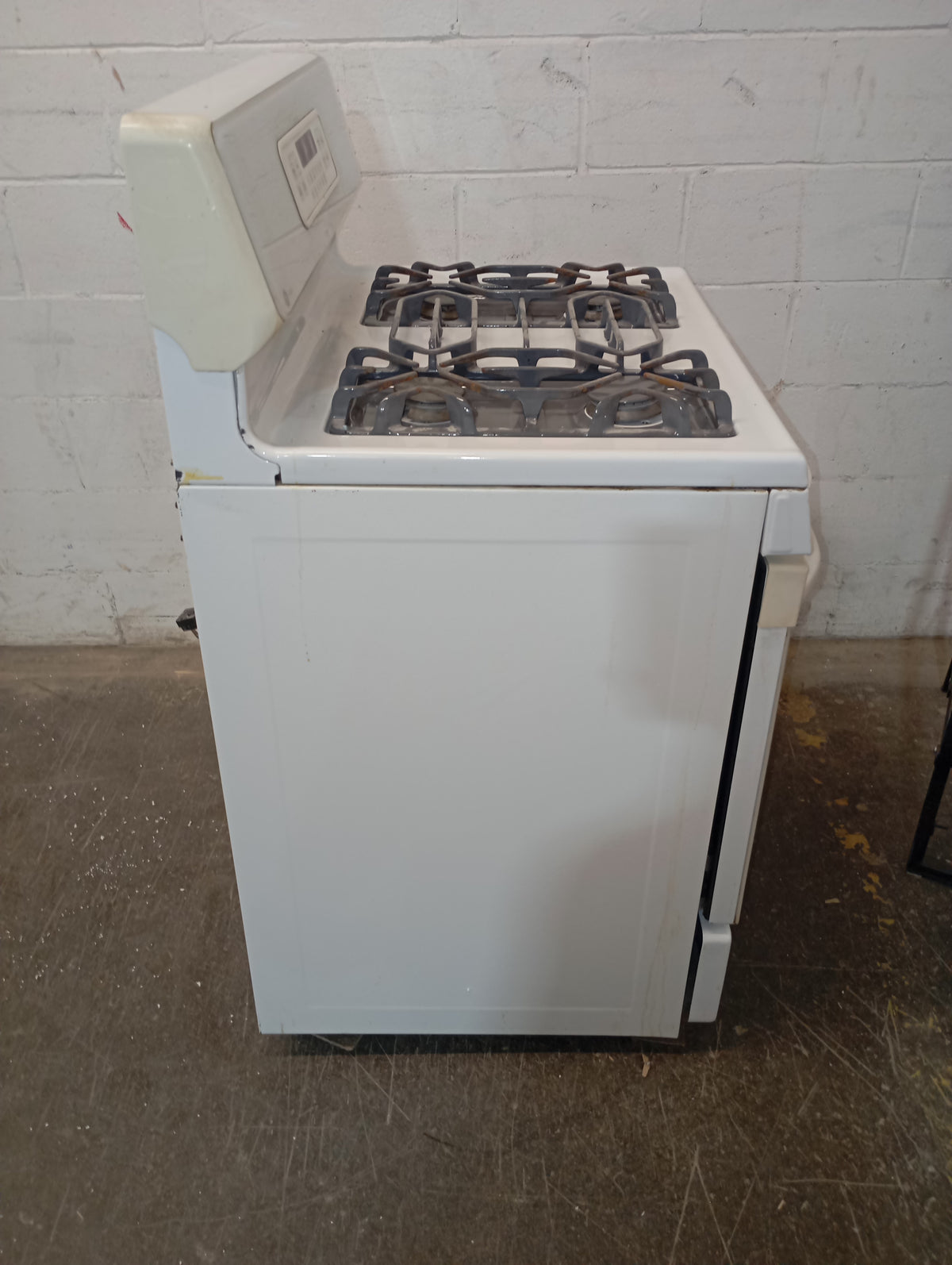 28" GE Gas Stove