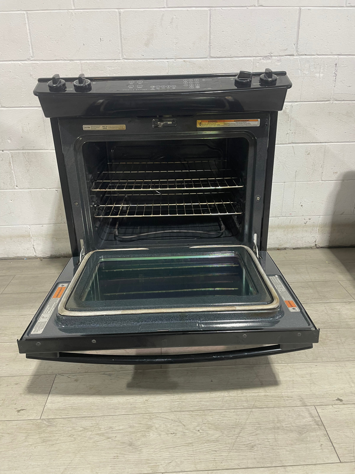 31"W whirlpool electrical range