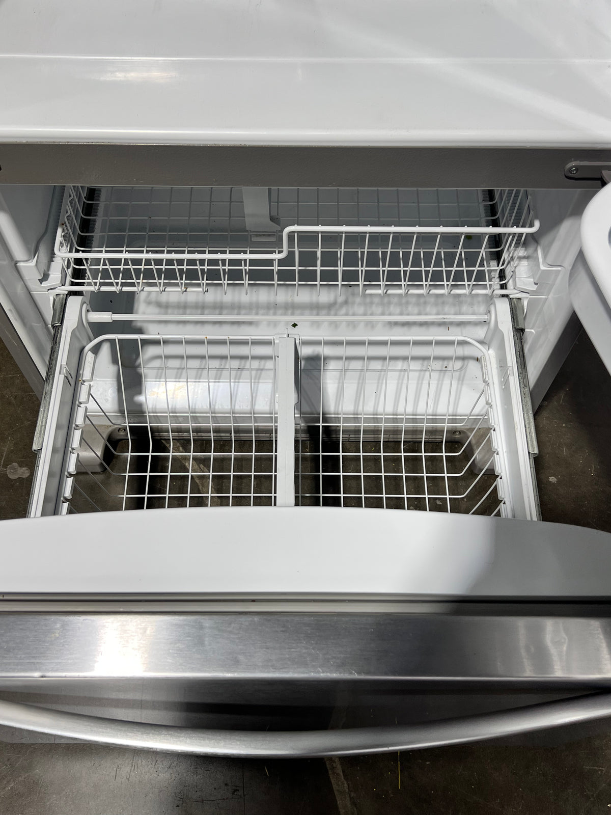 Whirlpool Stainless Steel Bottom Freezer Refrigerator 33ihch