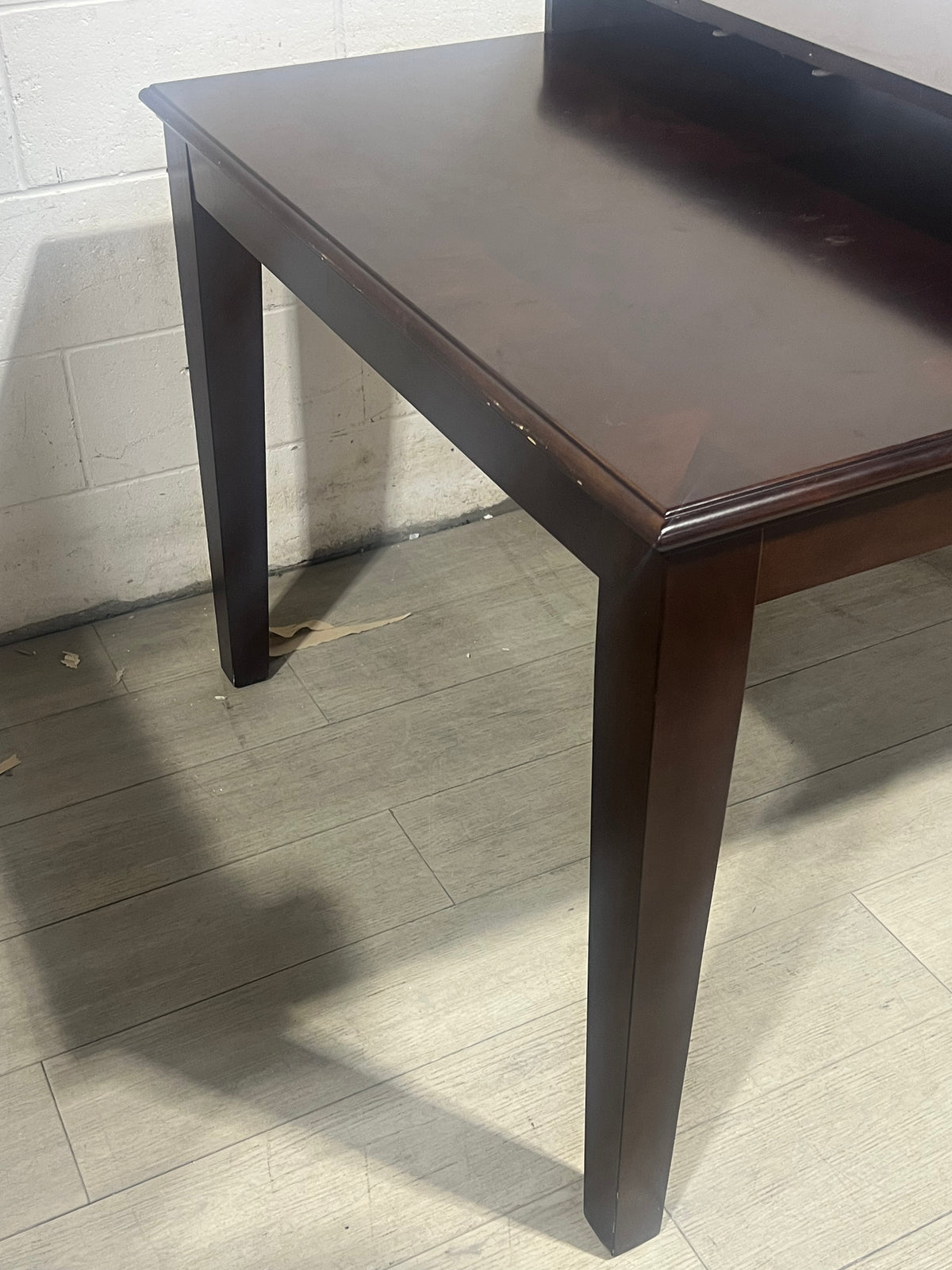 Brown Extendable Table