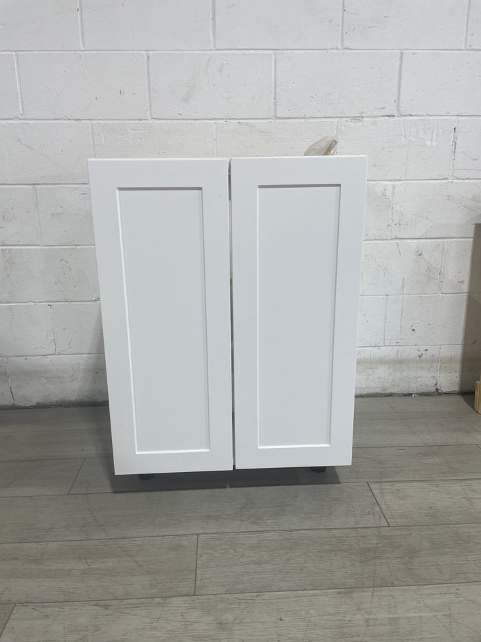 bottom kitchen cabinet