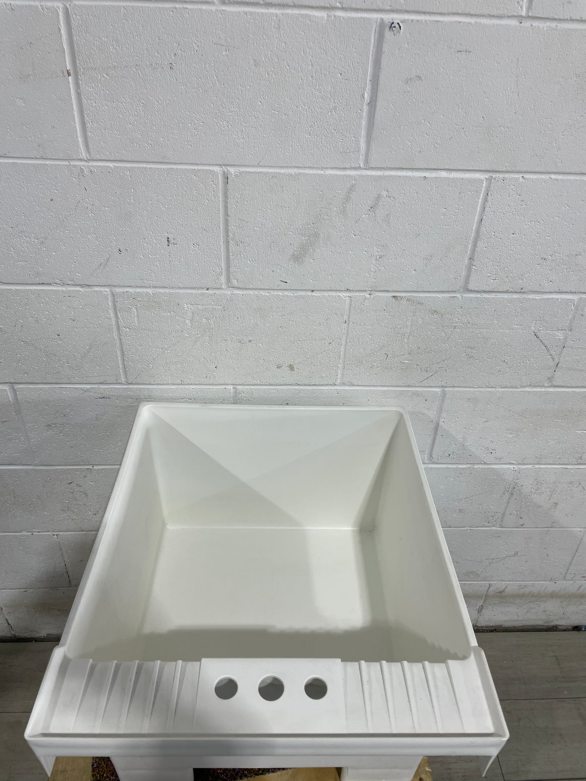 laundry tub