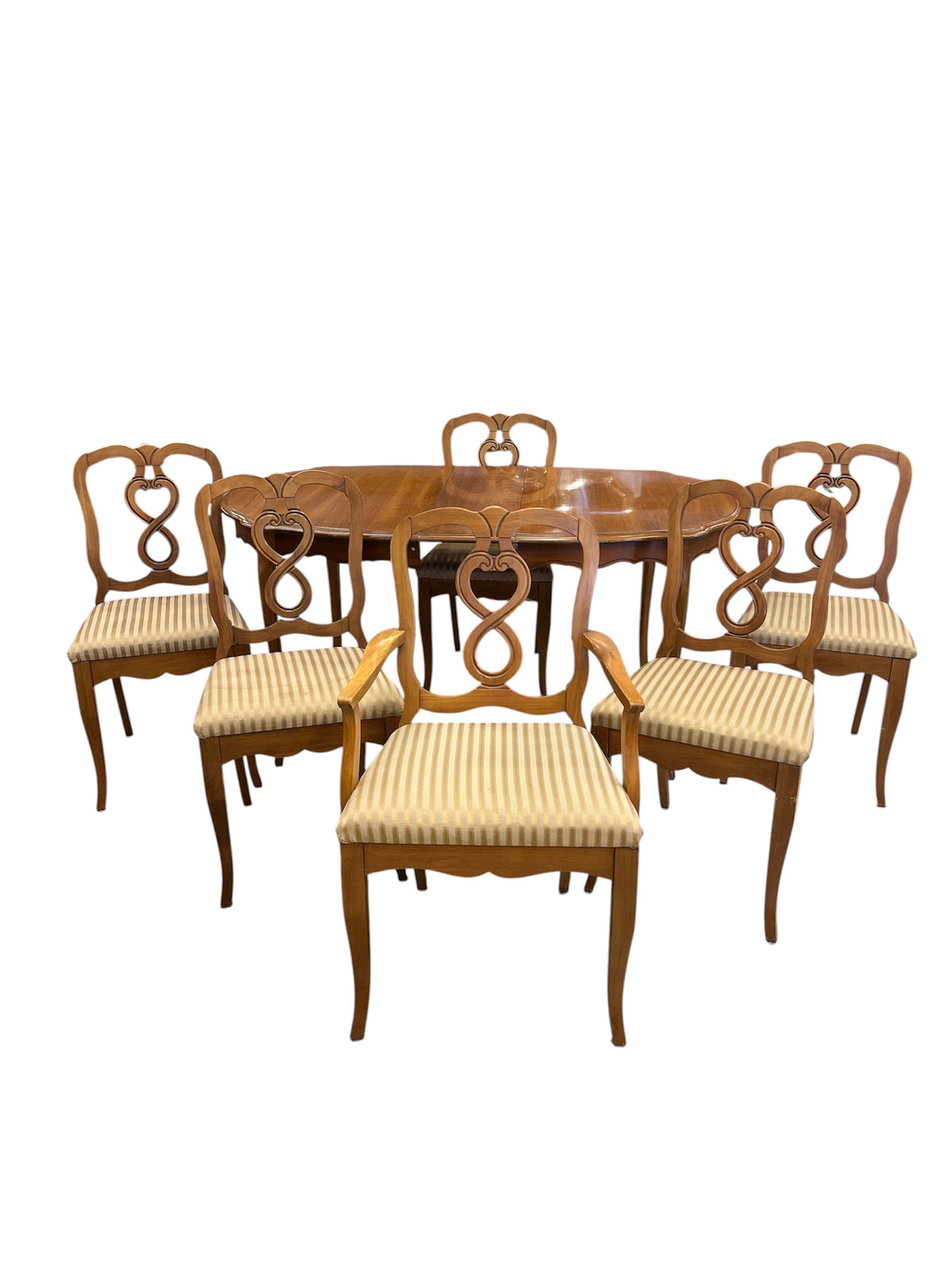 Queen Anne Style Dining Table with 6 Chairs and Leaf