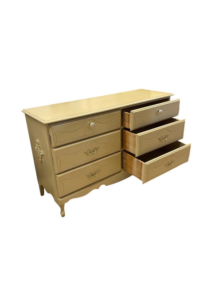 French Provincial Style 6 Drawer Dresser