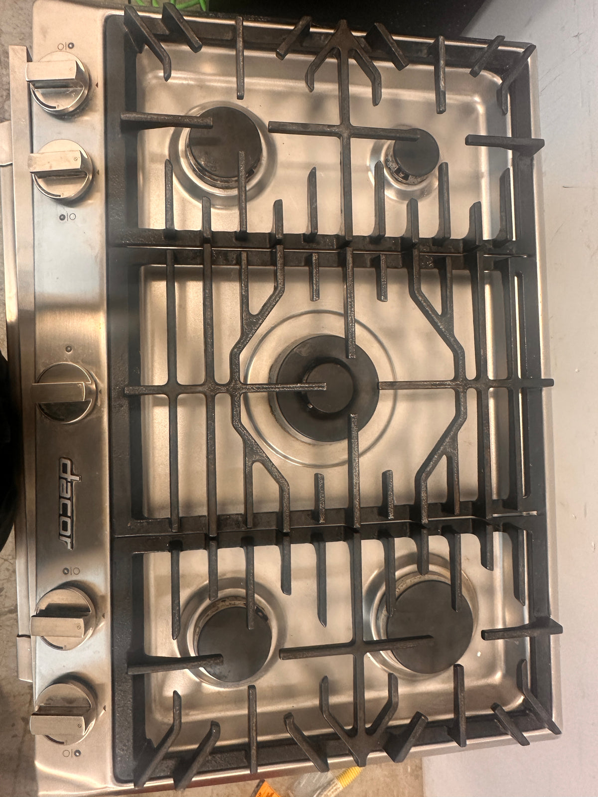 Dacor 30 Inch Gas Cooktop with 5 Sealed Burners