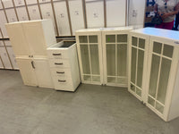 White kitchen Cabinets