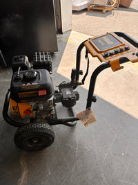 DEWALT 3500 PSI 2.5 GPM Gas Cold Water Pressure Washer with DeWalt 208cc Engine