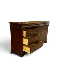 Traditional Cherry Wood 6 Drawer Dresser