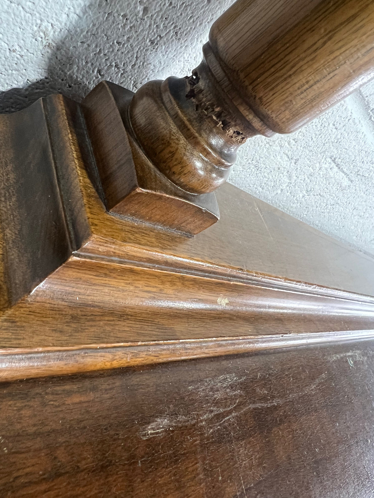 Vintage Bedroom Dresser With Mirror