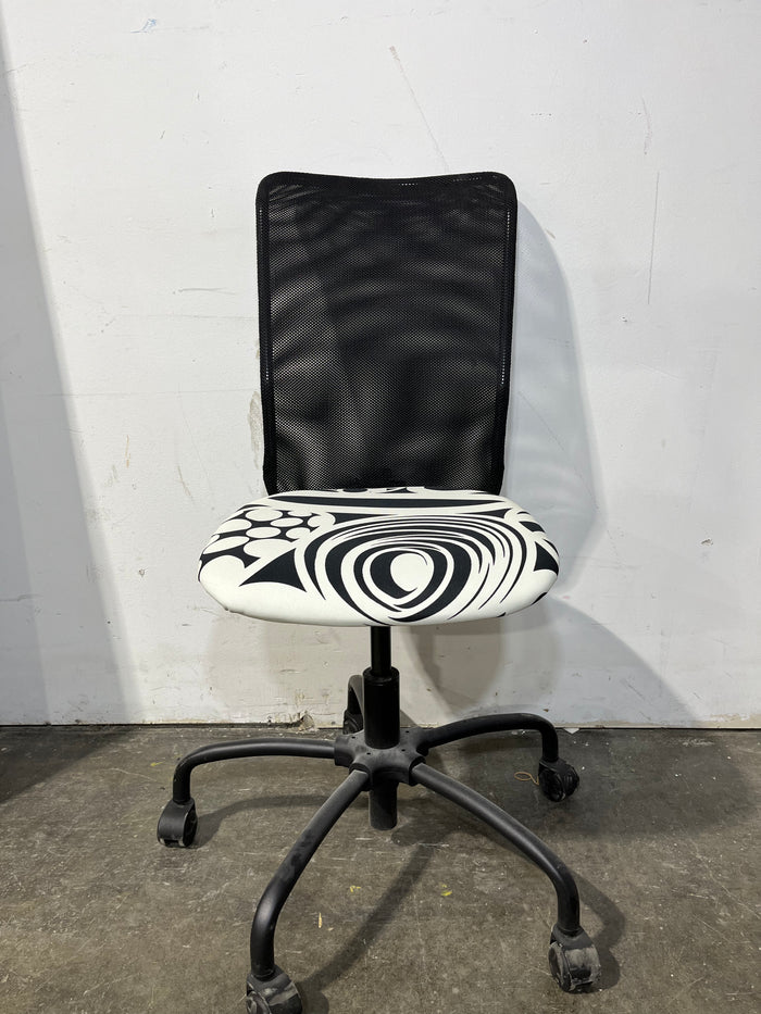 Black and White Desk Chair