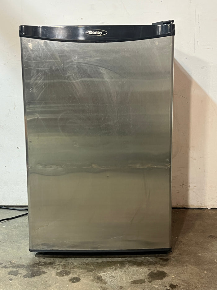 Danby Mini Fridge 21"