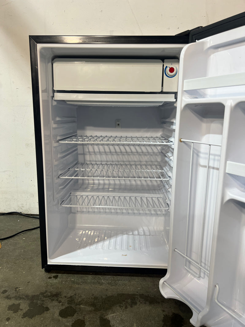 Danby Mini Fridge 21"