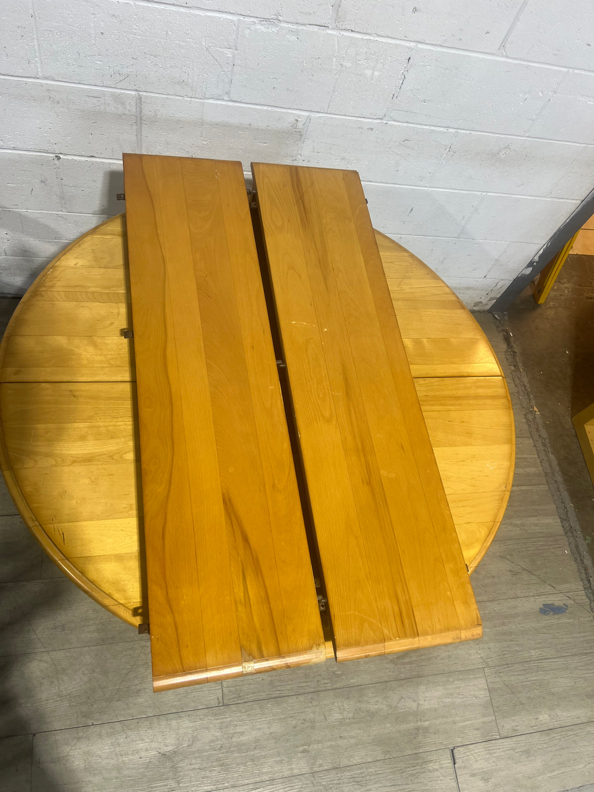 Pine Extendable Round Dining Set