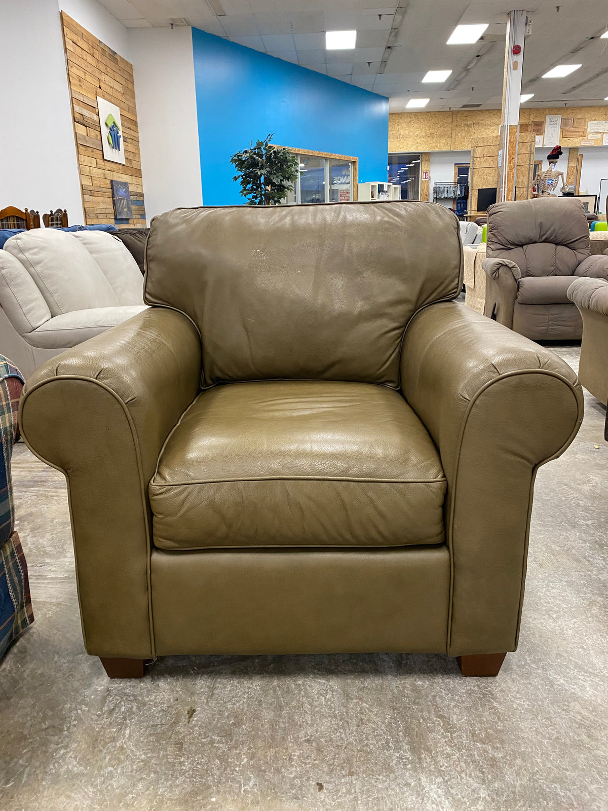 Classic - Style Olive Green Leather Club Chair