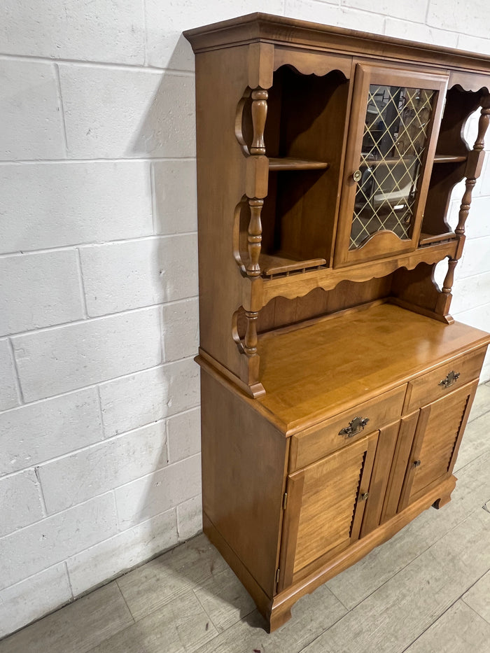 Hutch With 2 Drawers and 3 Doors