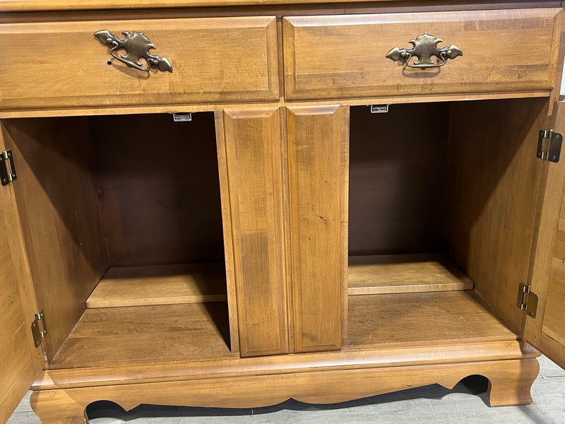 Hutch With 2 Drawers and 3 Doors