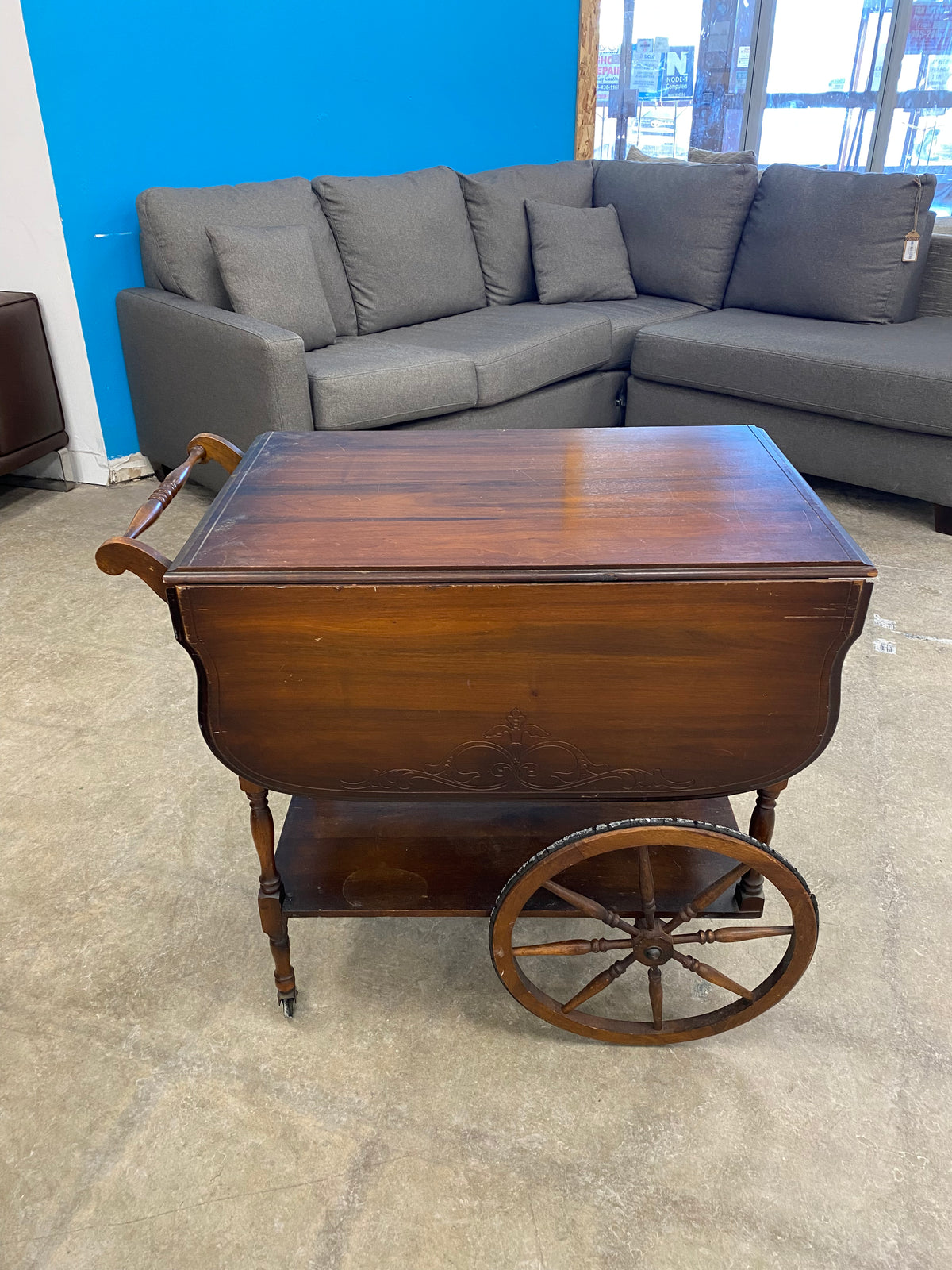 Vintage Drop - Leaf Wooden Bar Cart